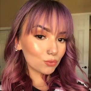 Meet your Posher, Angie